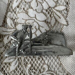 Vintage Seagull Tinplate Golfing Scene Decorative Figurine Letter Holder